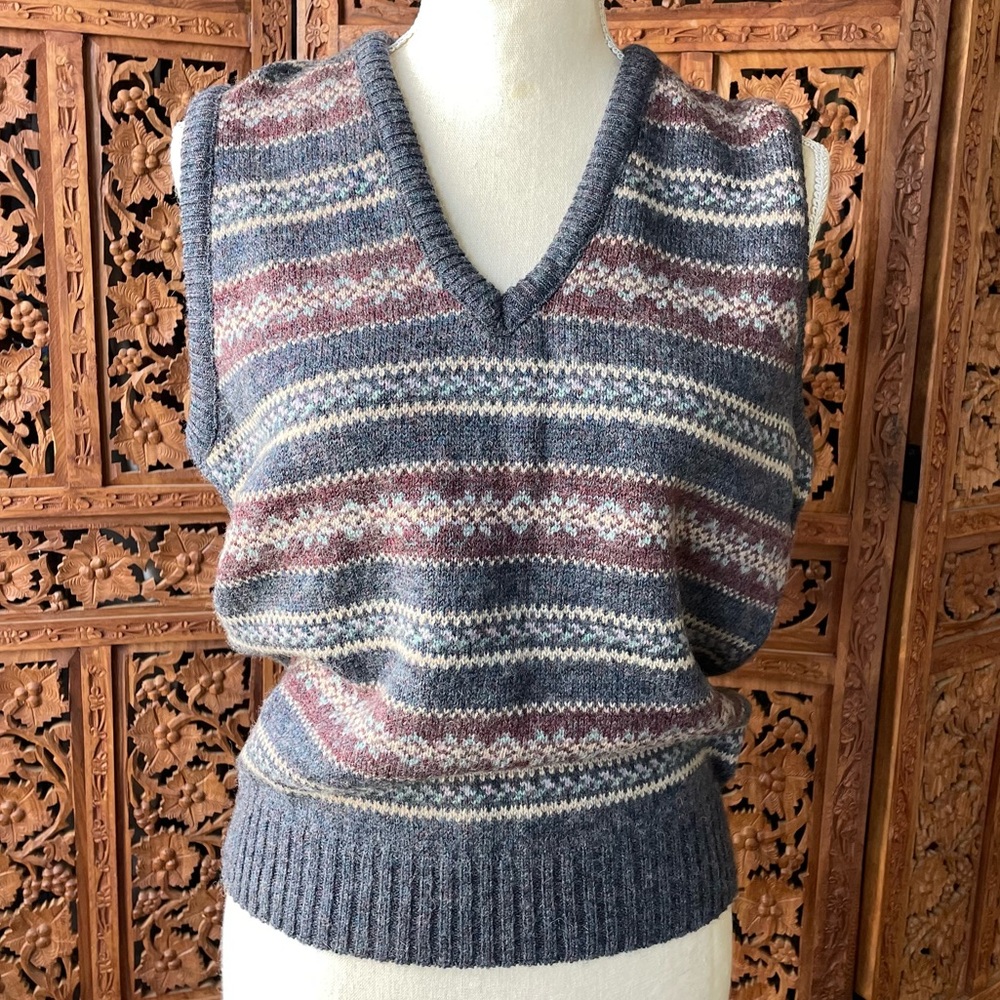 Vintage Wool Blend Fair Isle V-Neck Sweater Vest Top